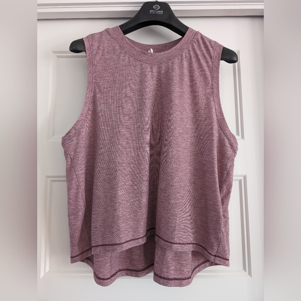 Under armour tank size L